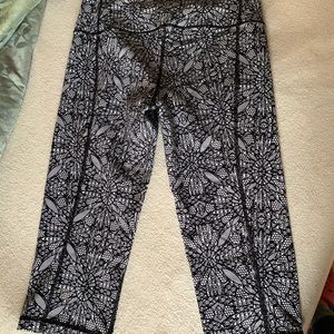 Victoria Secret Knock out active crop pants